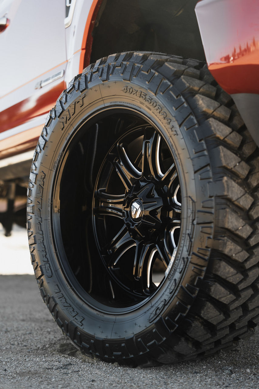 2022 Ford F350 - Fuel DARKSTAR - Black | Fuel Off-Road Wheels